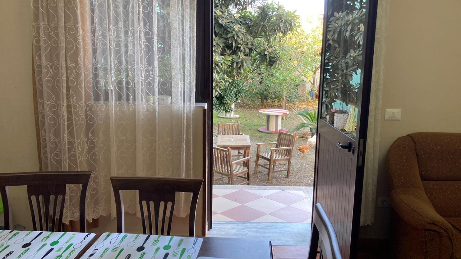 Blissful Hostel Shkoder Exterior photo